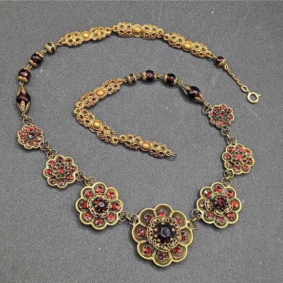 Vtg Western West Germany Or Czech Red Rhinestone Brass Tone Flower Necklace ** - Picture 3 of 11